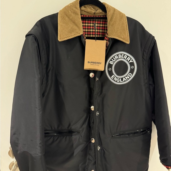 Burberry
Burberry Reversible Detachable Sleeve Jacket - Picture 4 of 15